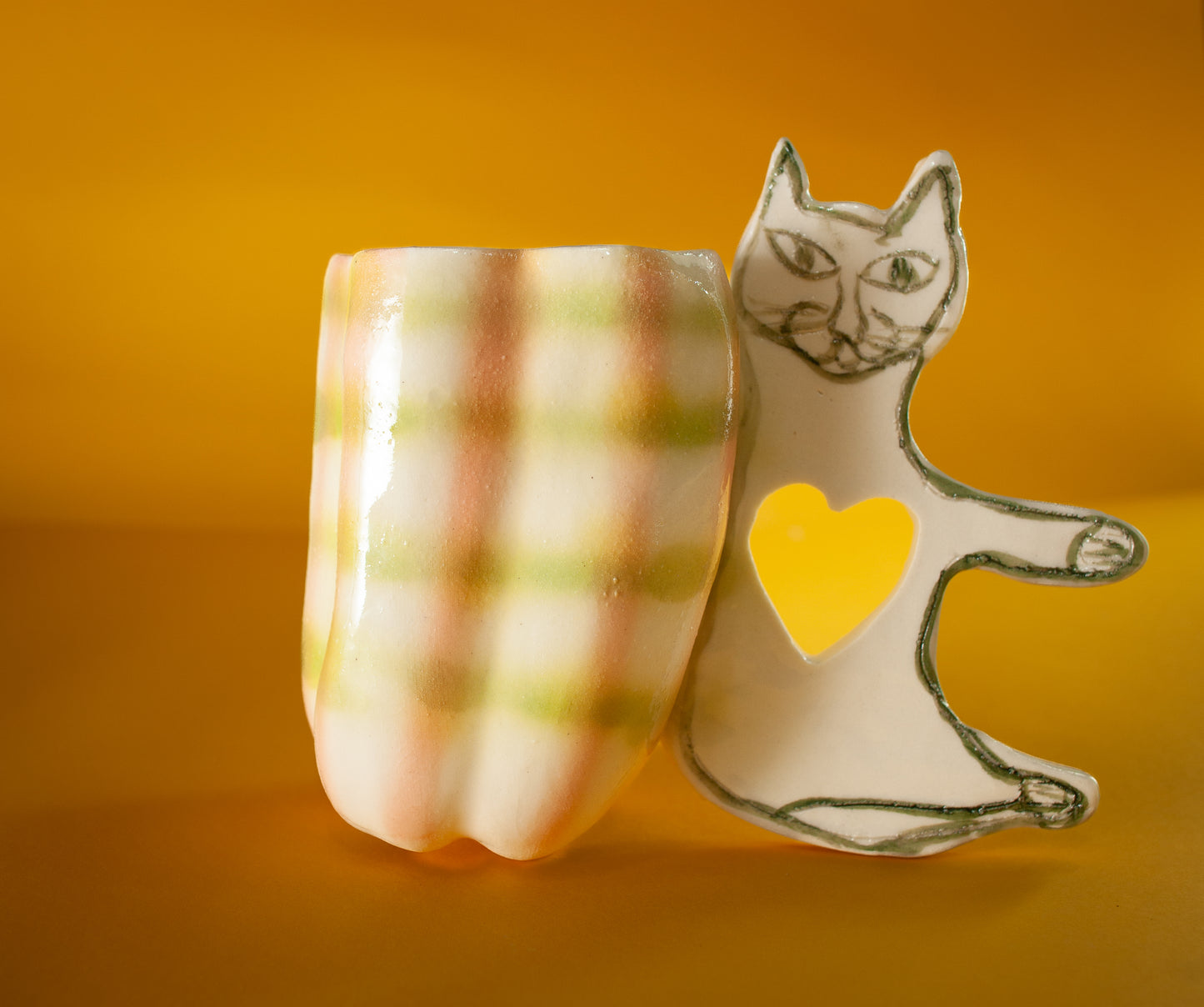 Capsicum Mug With Cat Handle