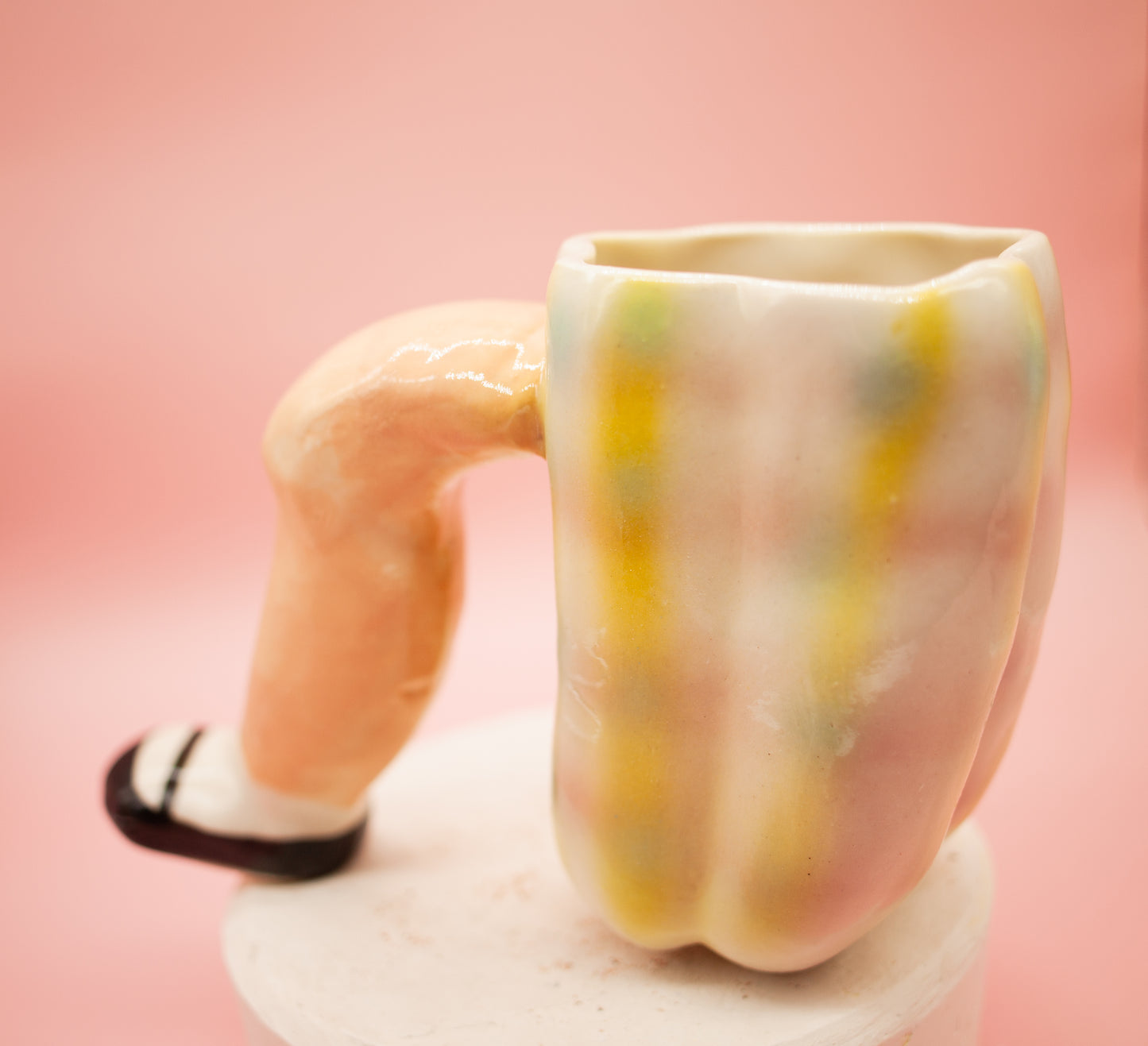 Capsicum Mug With Leg Handle