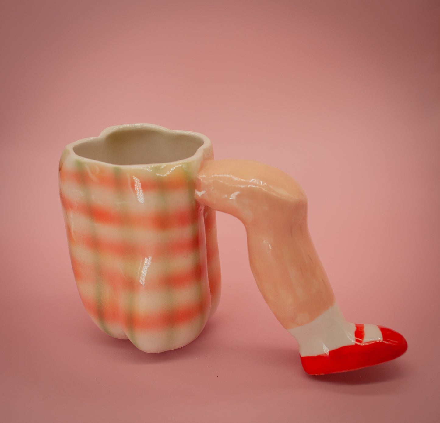 Capsicum Mug With Leg Handle