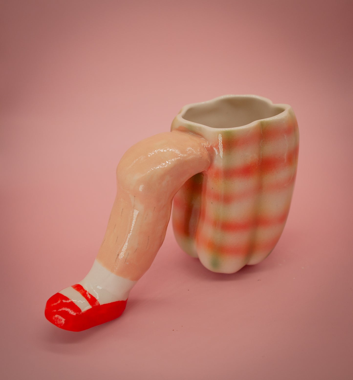 Capsicum Mug With Leg Handle